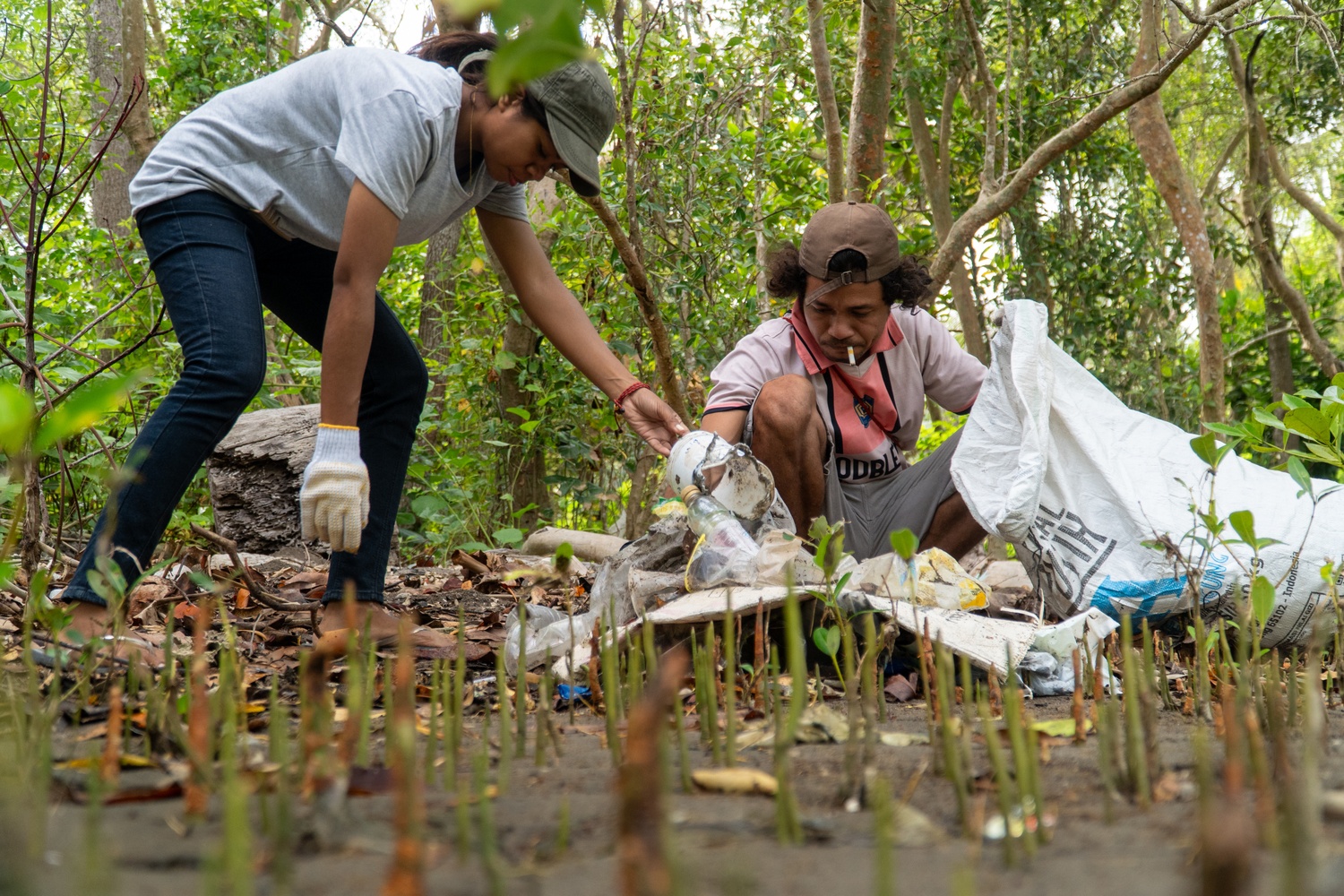 Beach Cleanup di desa Fanating Alor
